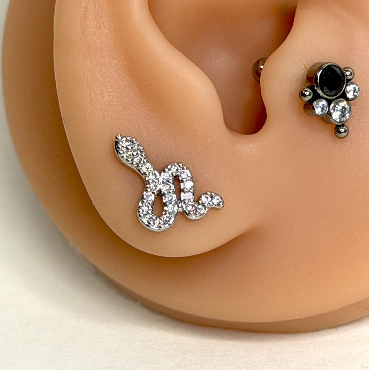 16g Steel Crystal Snake Flat Back Stud