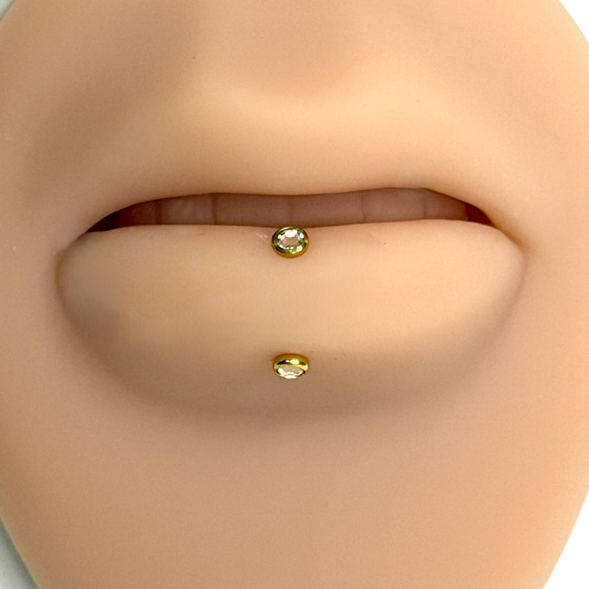 Black or Gold 16g Titanium Bezel Gem Curved Barbell