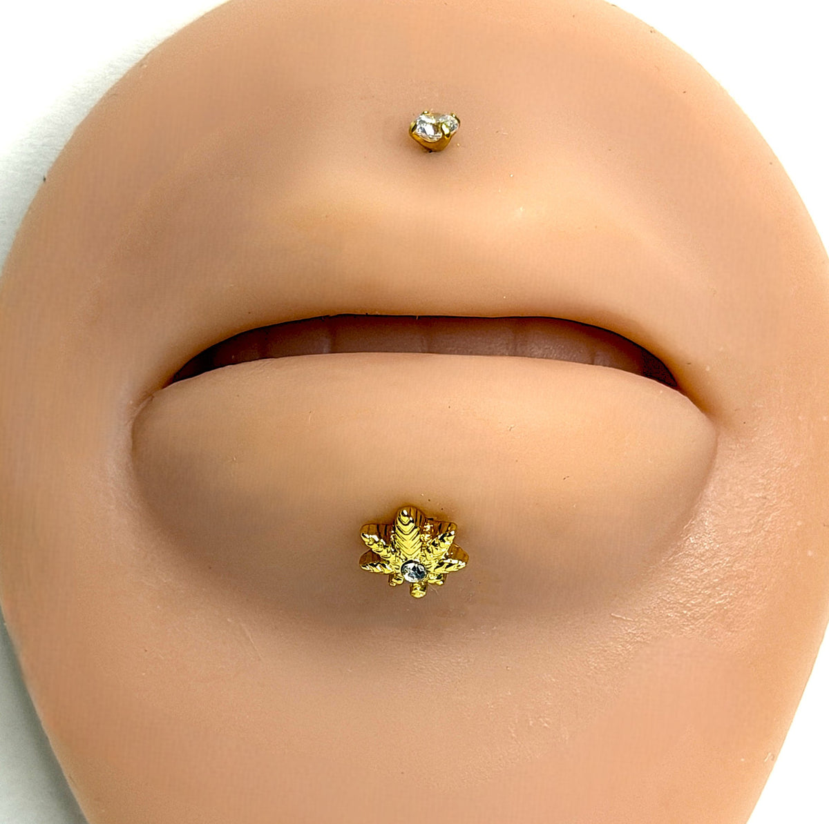 16g Gold Cannabis Leaf Crystal Flat Back Stud