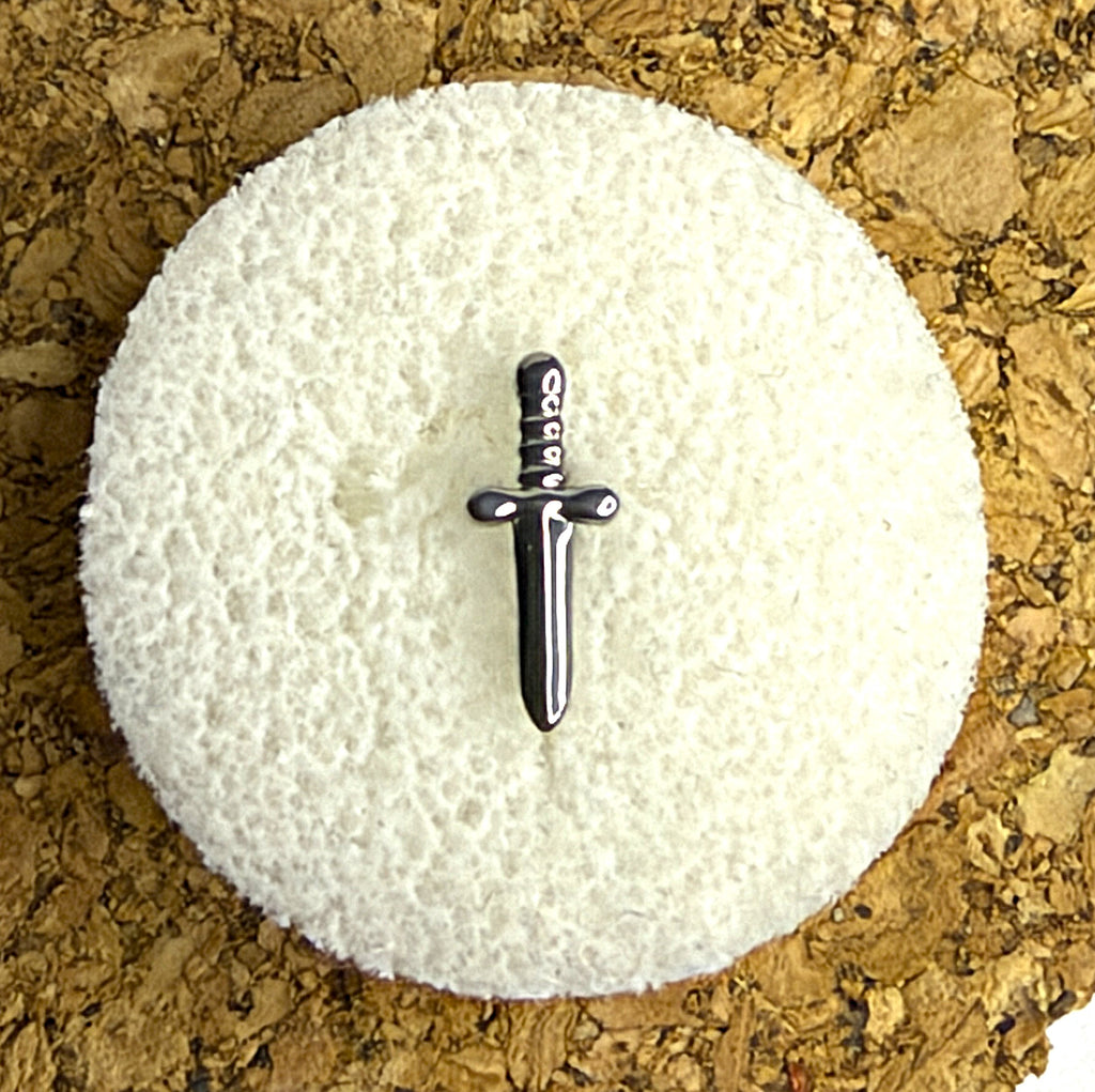 16g Titanium Dagger Flat Back Stud