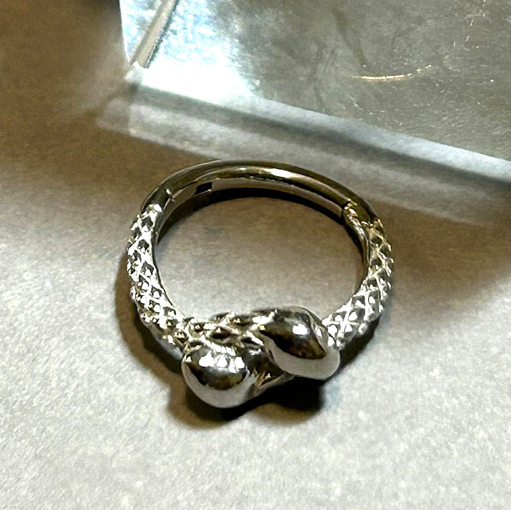 316L Steel 16g Snake Clicker