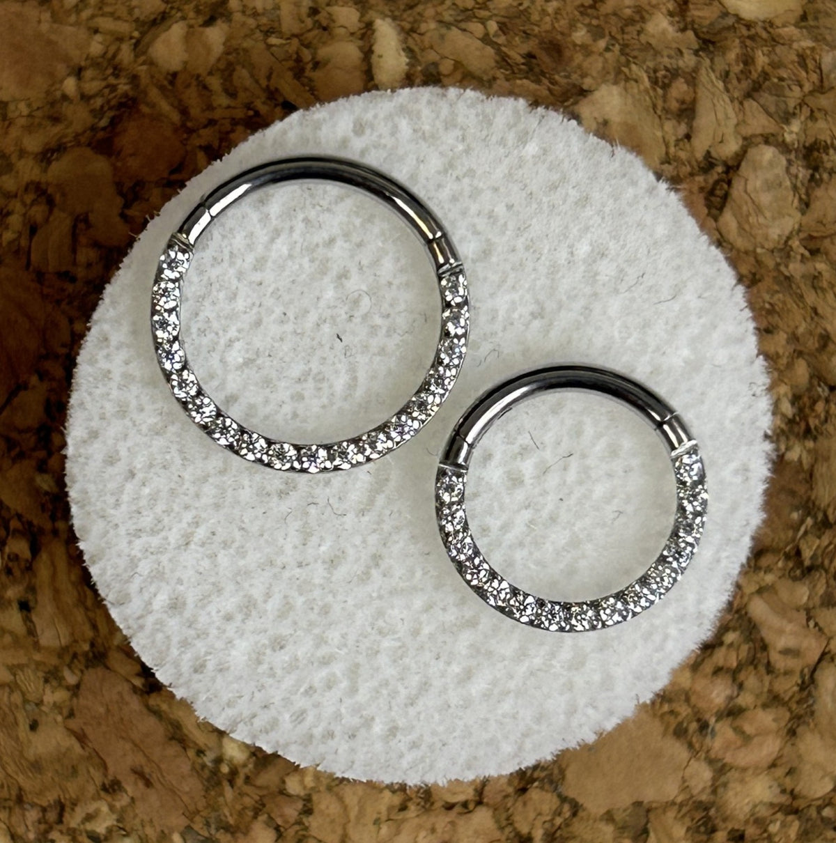316L Steel 16g Front-Facing Gem Clicker