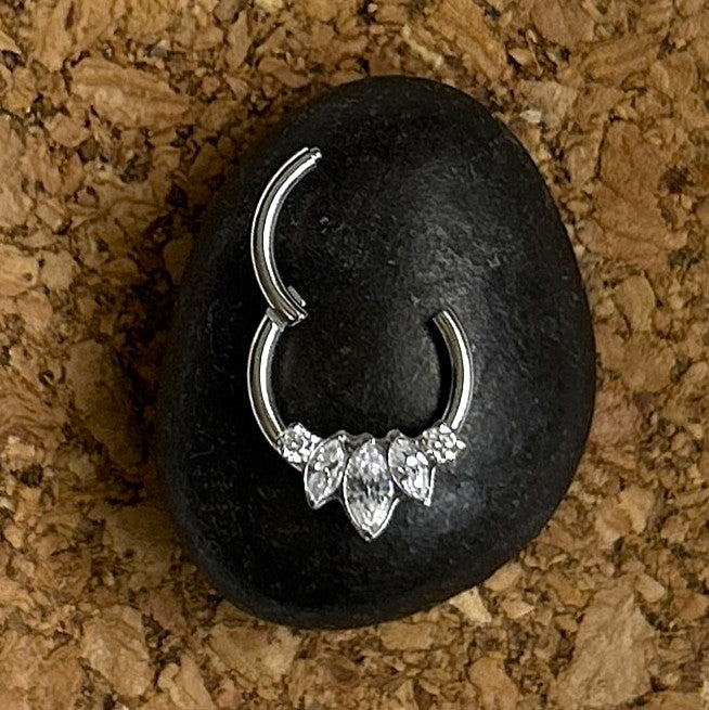 316L Steel 16g Graduated Gem Clicker