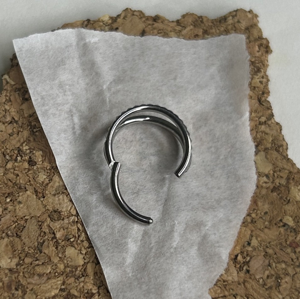 Titanium hammered double clicker hoop