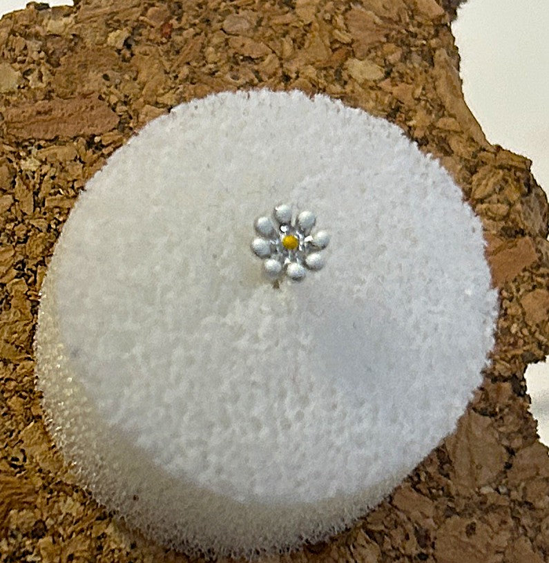 Daisy Nose Ring with White Petals — Steel L-Bend